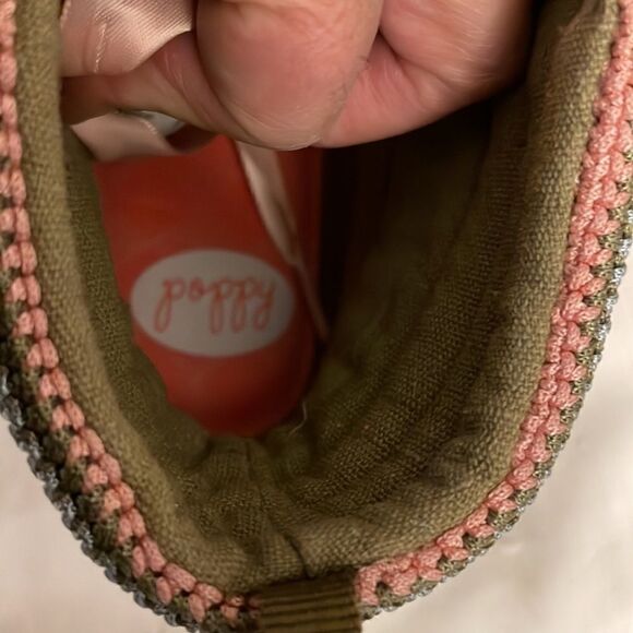 POPPY HIGH TOP SNEAKERS.  NEW - Picture 5 of 7